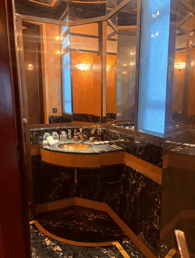 Avenue Foch Paris 16ème - Toilettes 2 - réalisation Vision Bâtiments